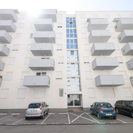Alpha Level Apartment Zara Esterno foto