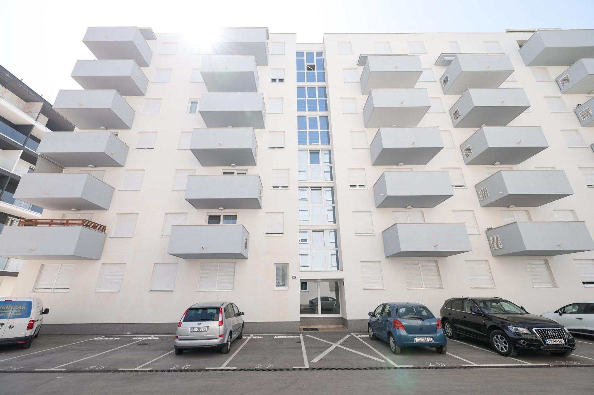 Alpha Level Apartment Zara Esterno foto